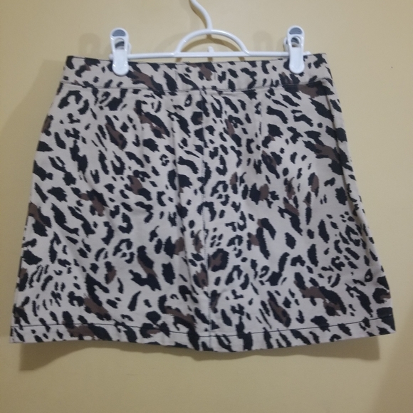 Forever 21 Cheetah Skirt - Picture 2 of 2